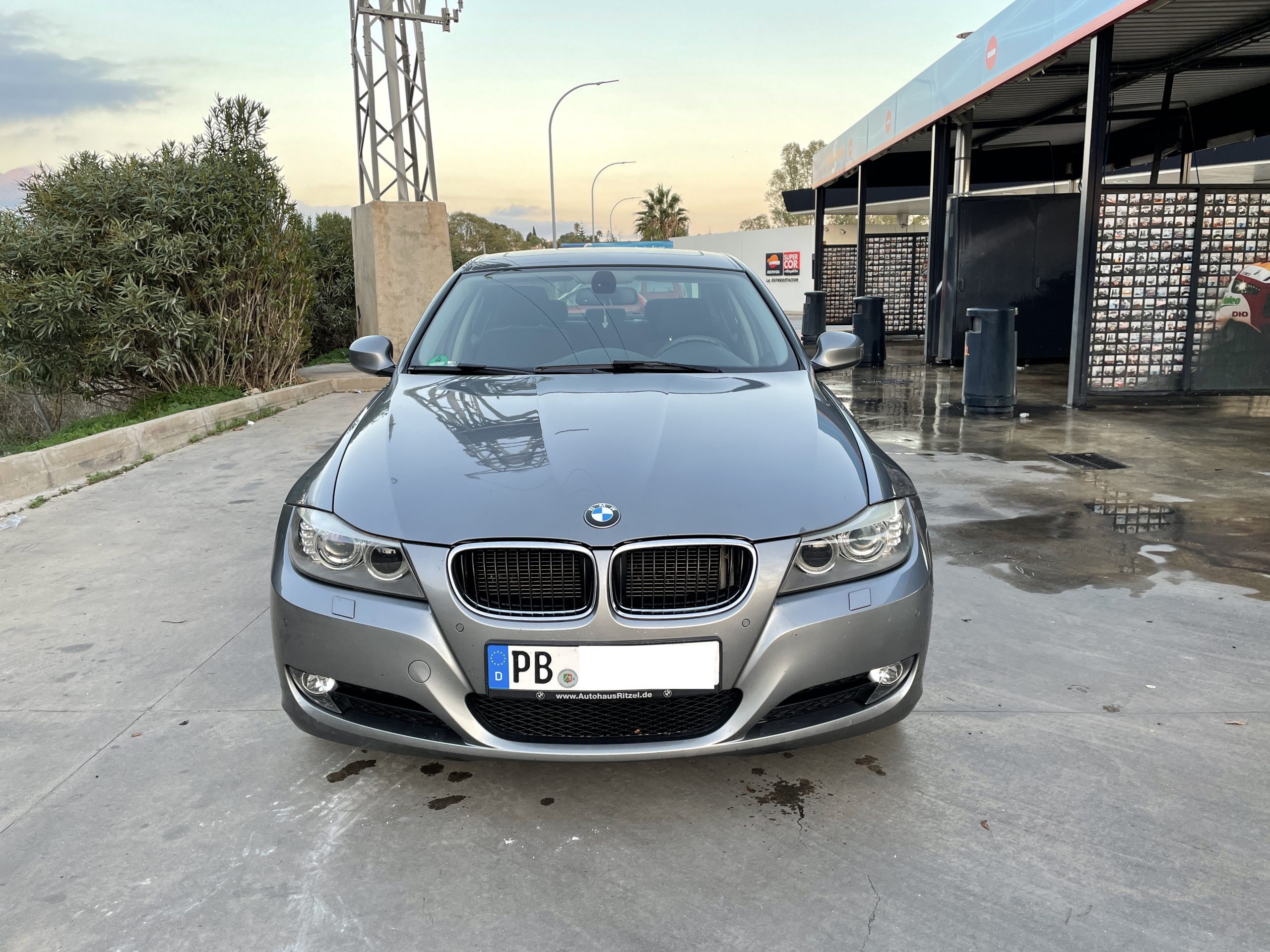 BMW 318i, 2010г., автомат, бензин, навигация, люк