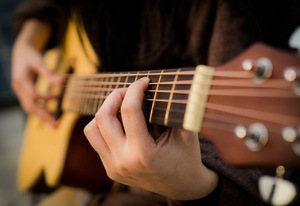 Уроки игры на гитаре. Уроки гитары онлайн